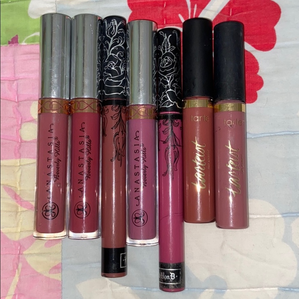NOT AVAIL: Kat Von D, Anastasia Beverly Hills